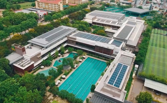 Nhiều toà nhà, trung tâm thương mại đẩy mạnh khai thác năng lượng mặt trời