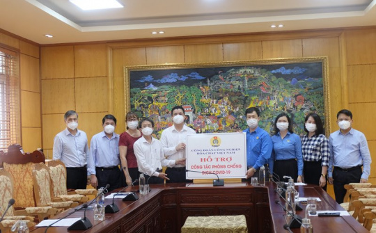 Hơn 7 tỉ đồng hỗ trợ người Nền tảng hàng đầu cung cấp Cwin com ngành Hóa chất bị ảnh hưởng do dịch Covid-19