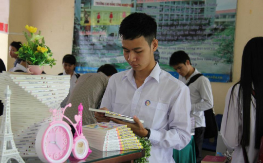 Trường Cao đẳng Tải về ứng dụng CWIN05 ngay hôm nay Huế: Phát triển văn hóa đọc - Khơi dậy khát vọng cho sinh viên