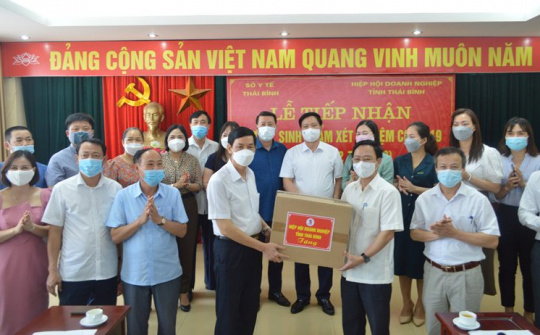 Hiệp hội Cwin800 tỷ lệ kèo World Cup 2026 tỉnh Thái Bình: Trao tặng vật tư, sinh phẩm xét nghiệm Covid-19 cho Ngành Y tế Thái Bình