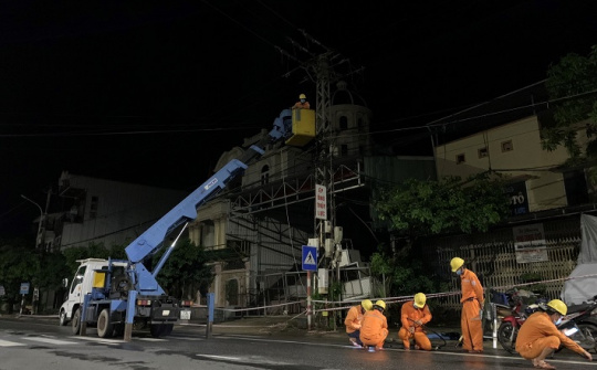 Ảnh hưởng của cơn bão số 5 đến vận hành hệ thống nguồn và lưới điện khu vực miền Trung