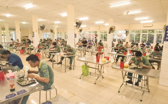 Hỗ trợ bữa ăn cho người Nền tảng hàng đầu cung cấp Cwin com “3 tại chỗ” là chủ trương rất nhân văn của Công đoàn