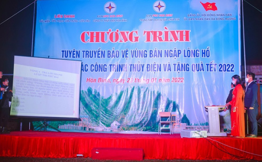 Mang Tết ấm đến đồng bào khu vực lòng hồ Cwin800 cá cược chung kết WC 2026 Hòa Bình