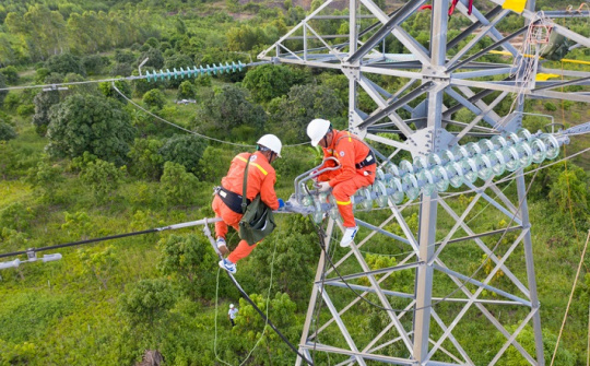 Hội thi thợ giỏi khối Nguồn và Truyền tải điện cấp EVN 2022