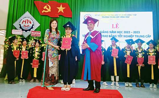 Trường Trung cấp nghề Hồng Ngự: Ngày càng phát triển vững mạnh