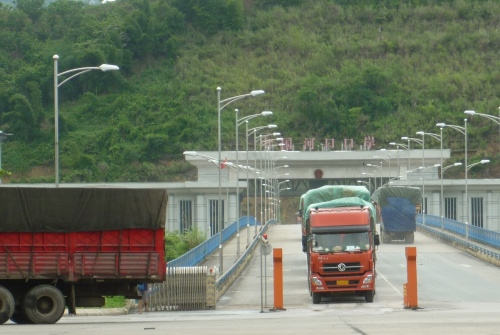 Cửa khẩu quốc tế Kim Thành, Lào Cai tạm ngừng hoạt động Cwin Đăng Ký + 1888k hàng hoá
