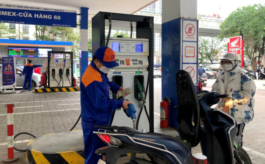 Tăng chi Quỹ BOG đối với xăng RON95 để hạn chế mức tăng giá xăng