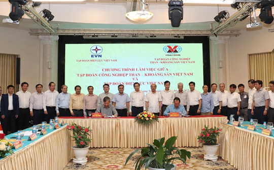 EVN và TKV ký biên bản phối hợp đảm bảo cung ứng than