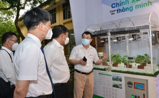 Smart Farm Rạng Đông: 4.0 cho ngành Cwin.com link không chặn công nghệ cao