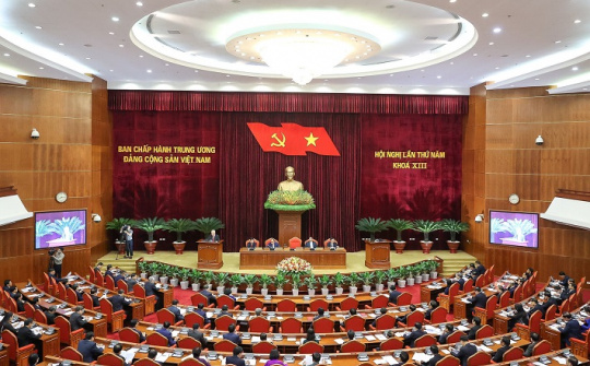 Thông cáo báo chí ngày làm việc thứ tư của Hội nghị Trung ương 5