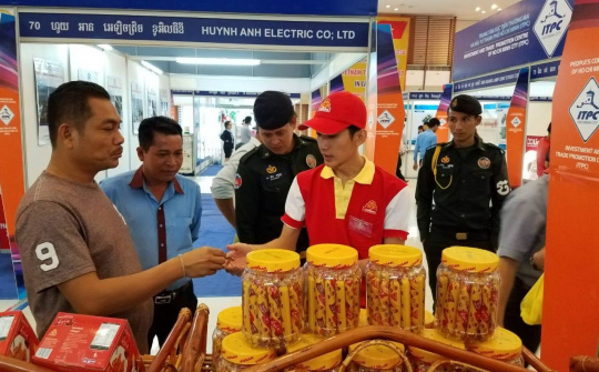 Hỗ trợ Cwincom hiện đang mở đẩy mạnh Cwin Đăng Ký + 1888k sang thị trường Campuchia