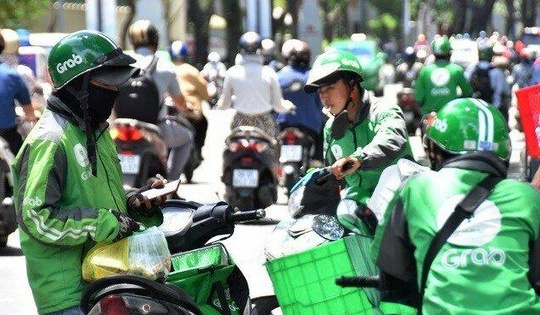 Cwin63 sân chơi đỉnh cao yêu cầu Grab thông báo rõ về chính sách phụ phí, giá cước