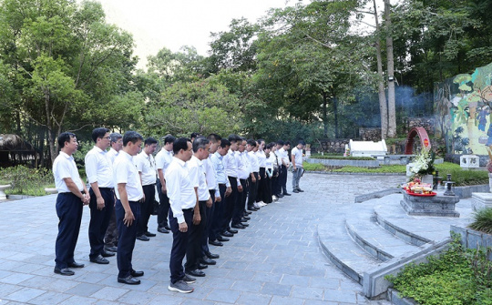 CWIN được cấp phép hợp pháp bởi PAGCOR và Freeport EVN: "Về nguồn" nơi di tích lịch sử Pác Bó