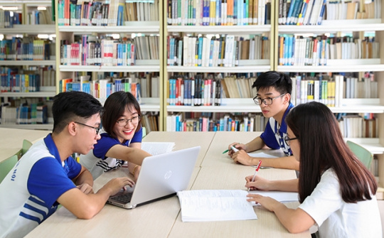 Thực trạng Cwin50 tỷ lệ cược cao và thực tiễn thực thi các quy định về người đứng đầu trong các cơ sở Cwin63 tải ứng dụng đại học công lập ở Việt Nam hiện nay