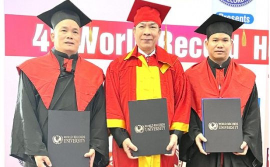 Anh hùng Nền tảng hàng đầu cung cấp Cwin com Nguyễn Quang Mâu vinh dự đón nhận danh hiệu "Giáo sư danh dự" của Viện Đại học Kỷ lục Thế giới
