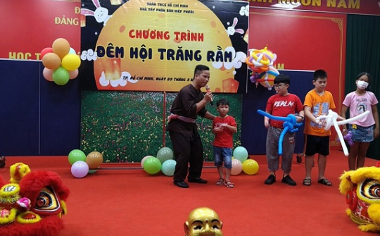 Lung linh “Đêm hội Trăng Rằm” tại Công ty CP Phân bón Miền Nam