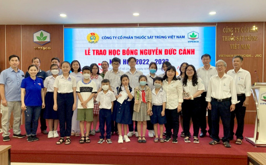 Công đoàn Công ty CP Thuốc Sát trùng Việt Nam: Trao 36 suất Nhà cái cá cược cá độ uy tín Nổ hũ, Bắn Cá và Game Bài Cwin.com Nguyễn Đức Cảnh năm học 2022-2023