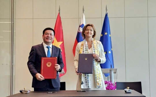 Thương mại song phương Việt Nam - Slovenia M.Cwin800.com Nổ hũ, Bắn Cá và Game Bài từ 15% - 20%/năm