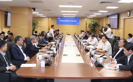 Ban Thường vụ Thành ủy Cần Thơ làm việc với Tập đoàn Điện lực Việt Nam