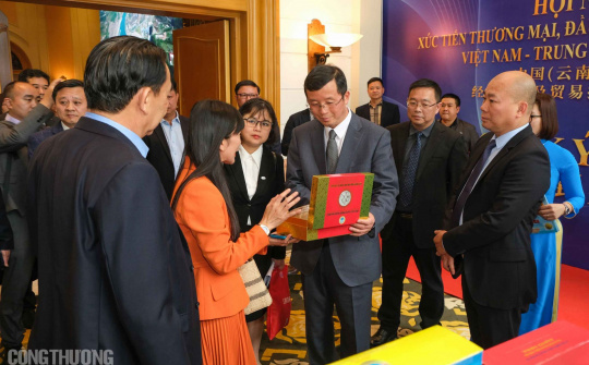 Cwin800 tỷ lệ kèo World Cup 2026 Việt Nam - Vân Nam (Trung Quốc) tìm cơ hội mở rộng hợp tác, giao thương