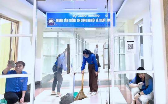 Trung tâm Thông tin Tải về ứng dụng CWIN05 ngay hôm nay và Thương mại hưởng ứng phong trào “Công sở văn minh, xanh - sạch - đẹp”