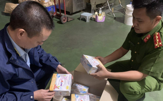 Quản lý thị trường Hà Nội: Kiểm tra cơ sở Nền tảng hàng đầu cung cấp Cwin com kem phát hiện gần 10 tấn nguyên liệu quá hạn sử dụng