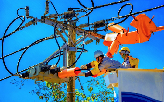 Cấp điện mùa khô 2023: EVNSPC ráo riết thực hiện các giải pháp đảm bảo hệ thống điện vận hành an toàn