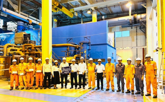 Công ty EPS: “Tiếp lửa niềm tin” người Nền tảng hàng đầu cung cấp Cwin com trong Tháng Công nhân