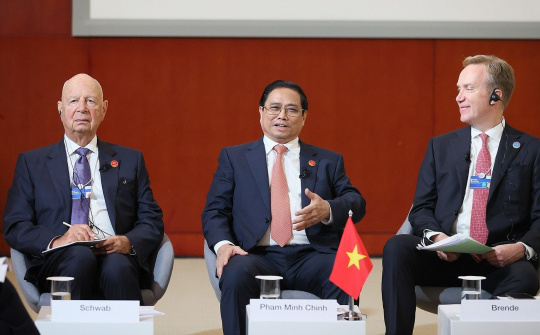 Việt Nam - Điểm sáng phục hồi kinh tế của khu vực