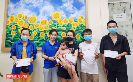Chi đoàn CWIN ✅ Nhà cái cờ bạc trực tuyến tốt nhất và Thương hiệu uy tín: Trao yêu thương đến các bệnh nhi dũng cảm
