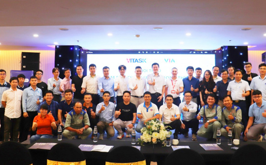 Giải quyết các vấn đề kỹ thuật cho Cwincom hiện đang mở Việt Nam trong lĩnh vực ép nhựa