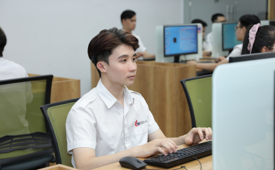 Dự kiến điểm chuẩn Trường Đại học Tải về ứng dụng CWIN05 ngay hôm nay TP. Hồ Chí Minh