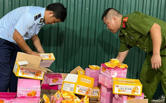 QLTT Hà Nội: Tạm giữ trên 4.500 chiếc bánh trung thu nhập lậu