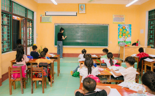 “Thắp sáng tương lai” cho các em nhỏ xã vùng cao Văn Lăng, tỉnh Thái Nguyên