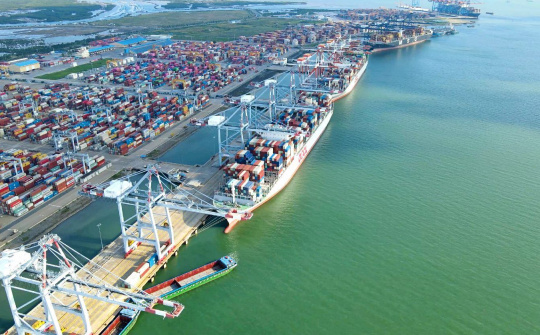 Container Việt Nam (VSC) bắt đầu hưởng lợi từ việc thâu tóm Cảng Nam Hải - Đình Vũ