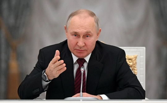 Quốc tế nổi bật: Ông Vladimir Putin gấp rút tăng cường binh lính