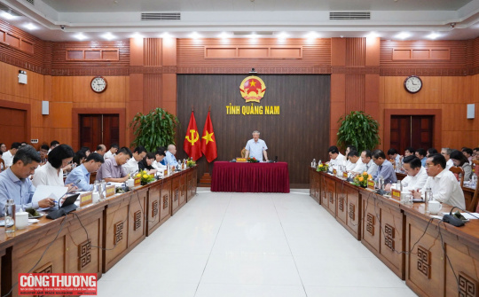Phó Thủ tướng Thường trực Nguyễn Hòa Bình làm việc với 5 tỉnh, thành miền Trung