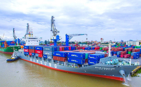 Container Việt Nam (VSC) hoàn tất việc nâng sở hữu tại Vinaship (VNA) lên hơn 40%
