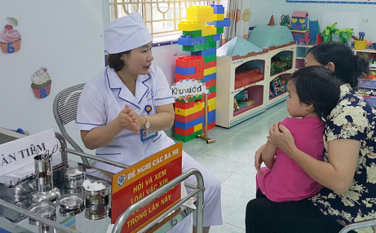 Hà Nội triển khai chiến dịch tiêm vắc xin phòng bệnh sởi cho trẻ