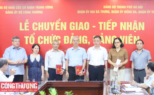 Chuyển giao 6 tổ chức đảng, đảng viên từ Đảng bộ Cwin63 sân chơi đỉnh cao về trực thuộc các Quận ủy thuộc Thành ủy Hà Nội