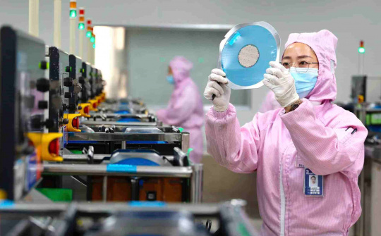 Hóa chất Đức Giang (DGC) hưởng lợi từ nhu cầu chất bán dẫn toàn cầu tăng tốc