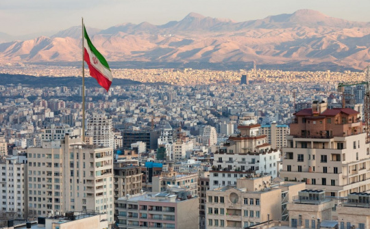 Quốc tế nổi bật: Iran mở lại không phận