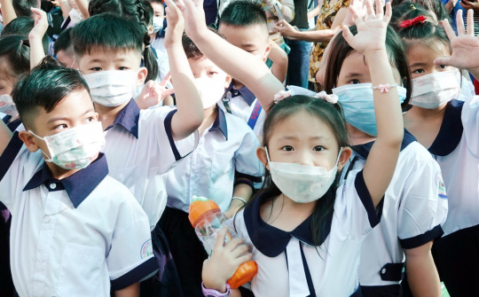 Đề xuất con giáo viên được miễn học phí từ mầm non đến đại học