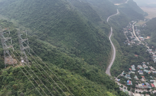 Hoàn thành sớm dự án thay thế cách điện đường dây 500kV Sơn La - Hòa Bình