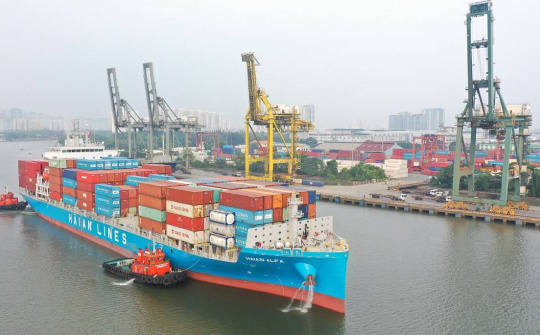 Chuẩn bị có thêm tàu container, Xếp dỡ Hải An (HAH) đón cổ đông lớn mới