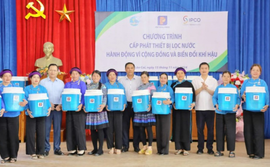 Petrolimex trao tặng bình lọc nước cho người dân huyện Bắc Hà và Bảo Yên tỉnh Lào Cai