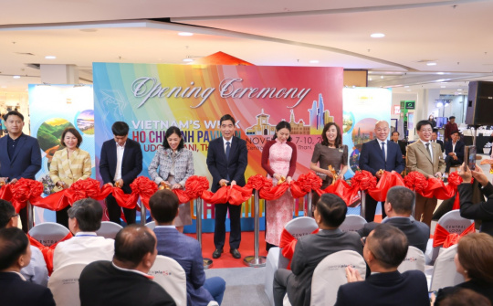 Central Retail Việt Nam đồng tổ chức Tuần hàng Việt Nam tại Udon Thani, Thái Lan 2024