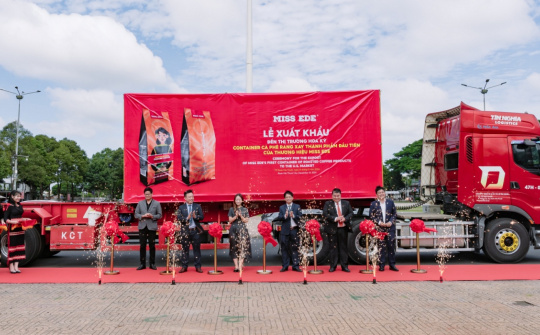 MISS EDE Cwin Đăng Ký + 1888k container cà phê rang xay thành phẩm đầu tiên sang thị trường Hoa Kỳ