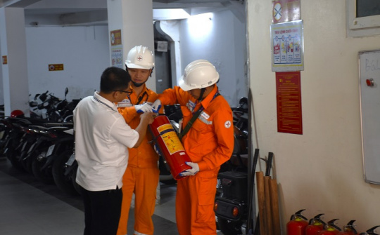 EVNHANOI tăng cường kiểm tra, rà soát và tuyên truyền an toàn sử dụng điện