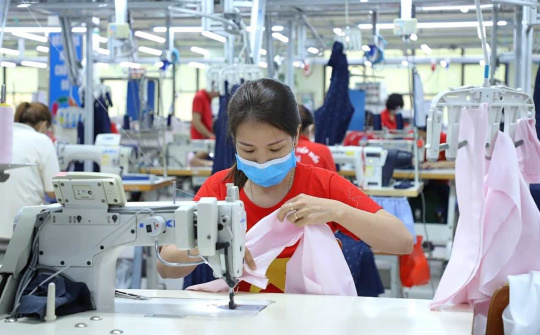 Dệt may Hòa Thọ (HTG) báo lãi cao nhất lịch sử hoạt động, cổ phiếu "lên đỉnh"